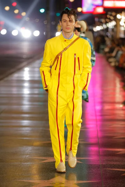 Look 50